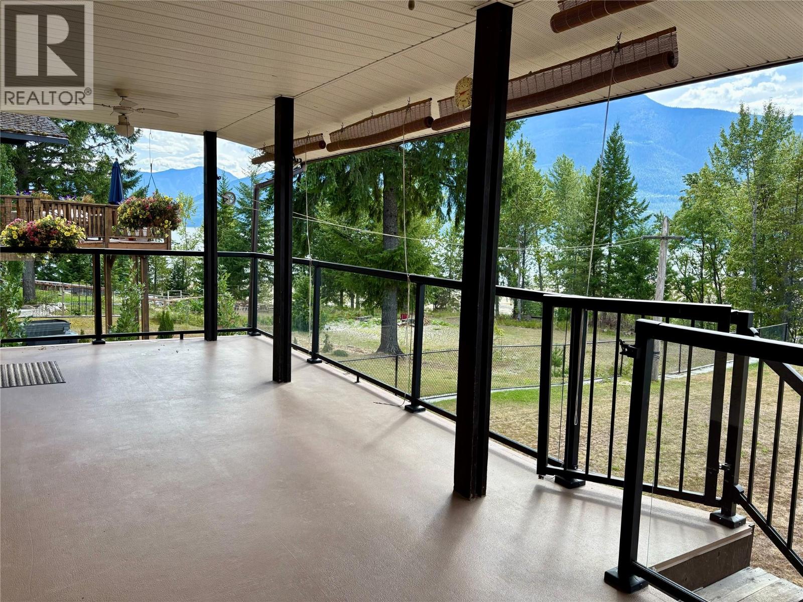 210 10th Avenue Nw, Nakusp, British Columbia  V0G 1R0 - Photo 33 - 10377700