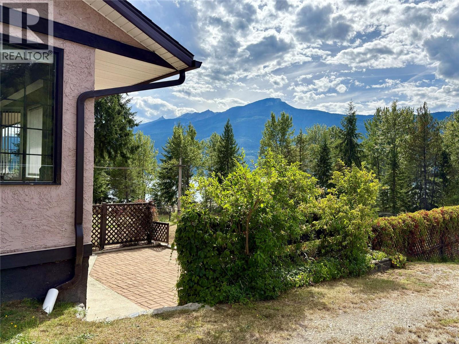 210 10th Avenue Nw, Nakusp, British Columbia  V0G 1R0 - Photo 45 - 10377700