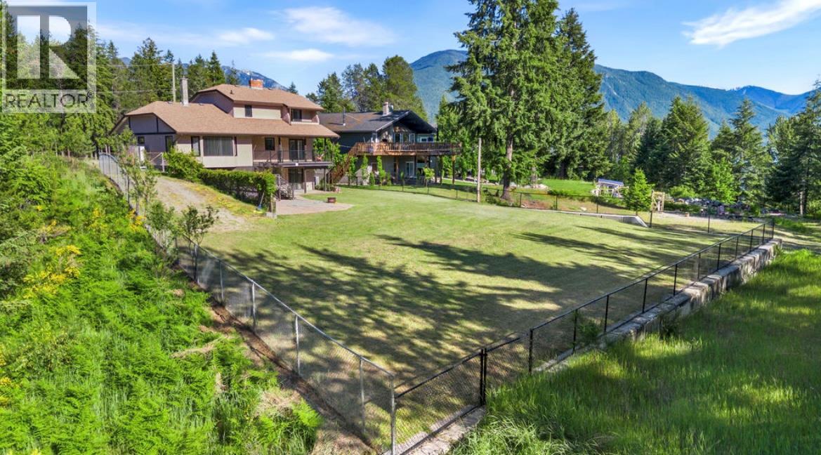 210 10th Avenue Nw, Nakusp, British Columbia  V0G 1R0 - Photo 50 - 10377700