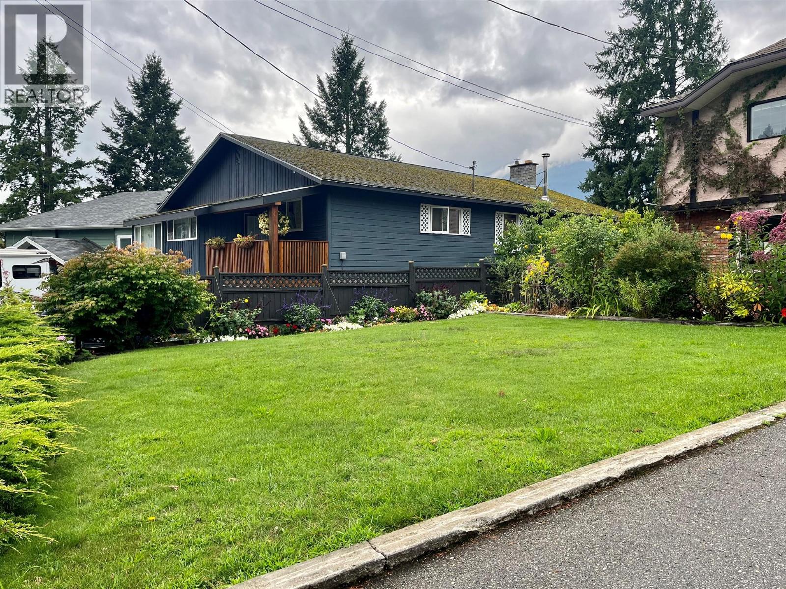 210 10th Avenue Nw, Nakusp, British Columbia  V0G 1R0 - Photo 7 - 10377700