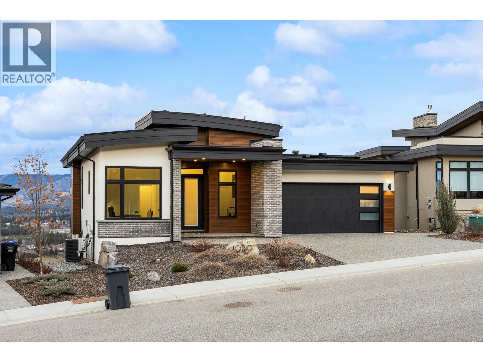 1050 Emslie Street, Kelowna, British Columbia  V1W 0C3 - Photo 2 - 10376115