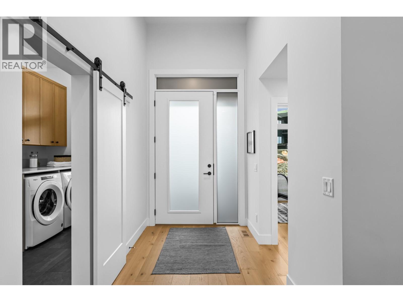 1050 Emslie Street, Kelowna, British Columbia  V1W 0C3 - Photo 3 - 10376115