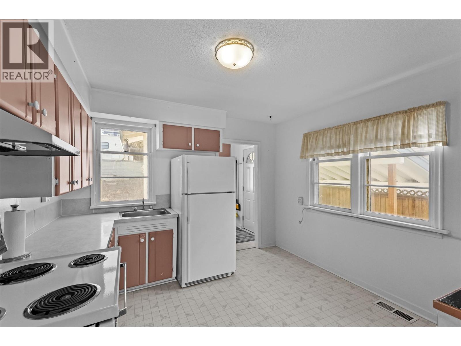 1335 Columbia Street, Kamloops, British Columbia  V2C 2W6 - Photo 5 - 10368901