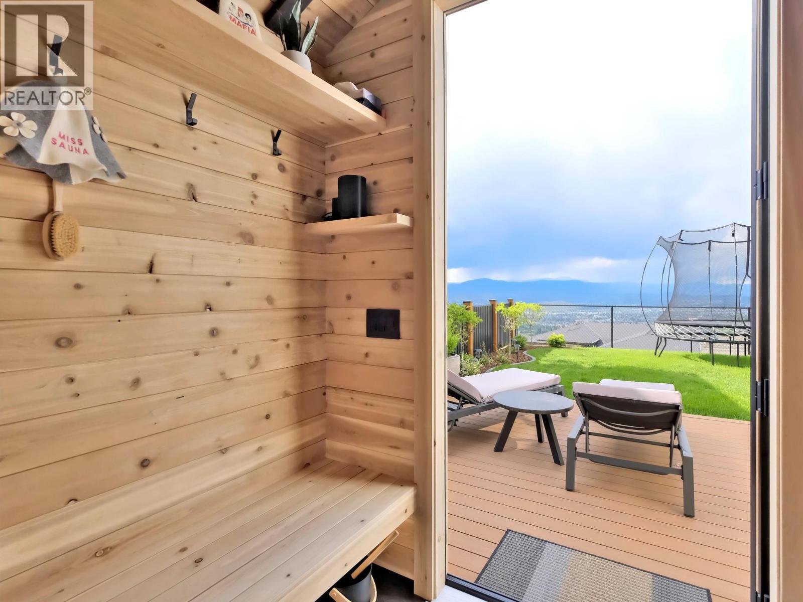 2162 Tramonto Court, Kelowna, British Columbia  V1P 1V1 - Photo 32 - 10376912