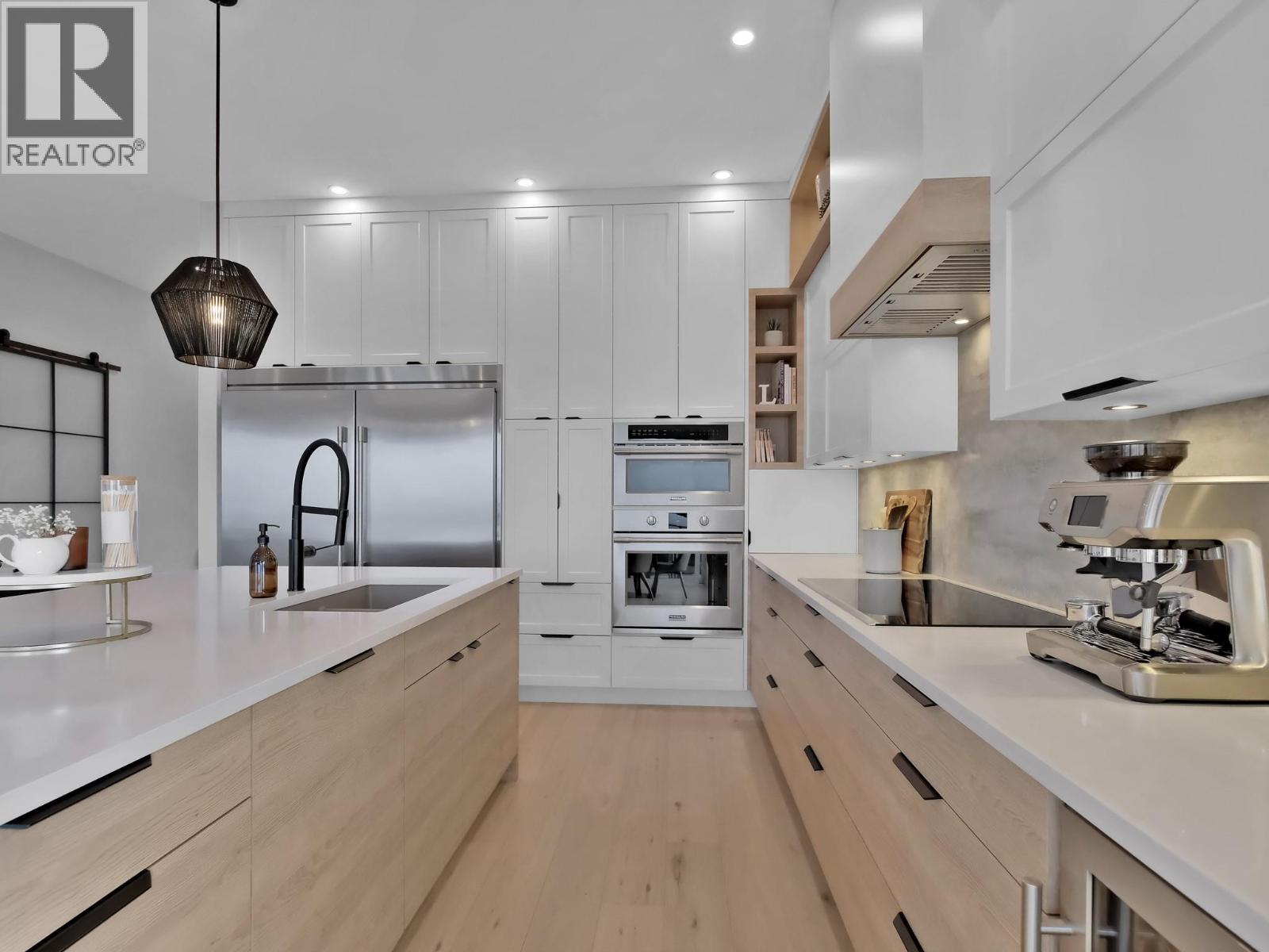 2162 Tramonto Court, Kelowna, British Columbia  V1P 1V1 - Photo 9 - 10376912