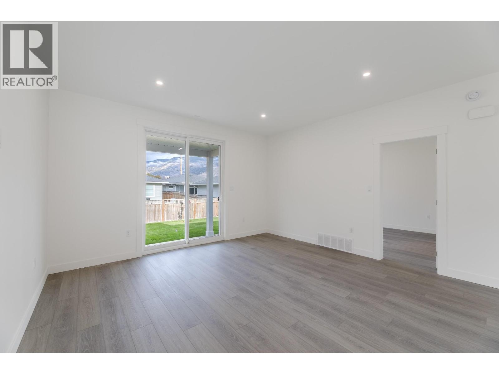 396 11th Avenue, Keremeos, British Columbia  V0X 1N3 - Photo 11 - 10377859