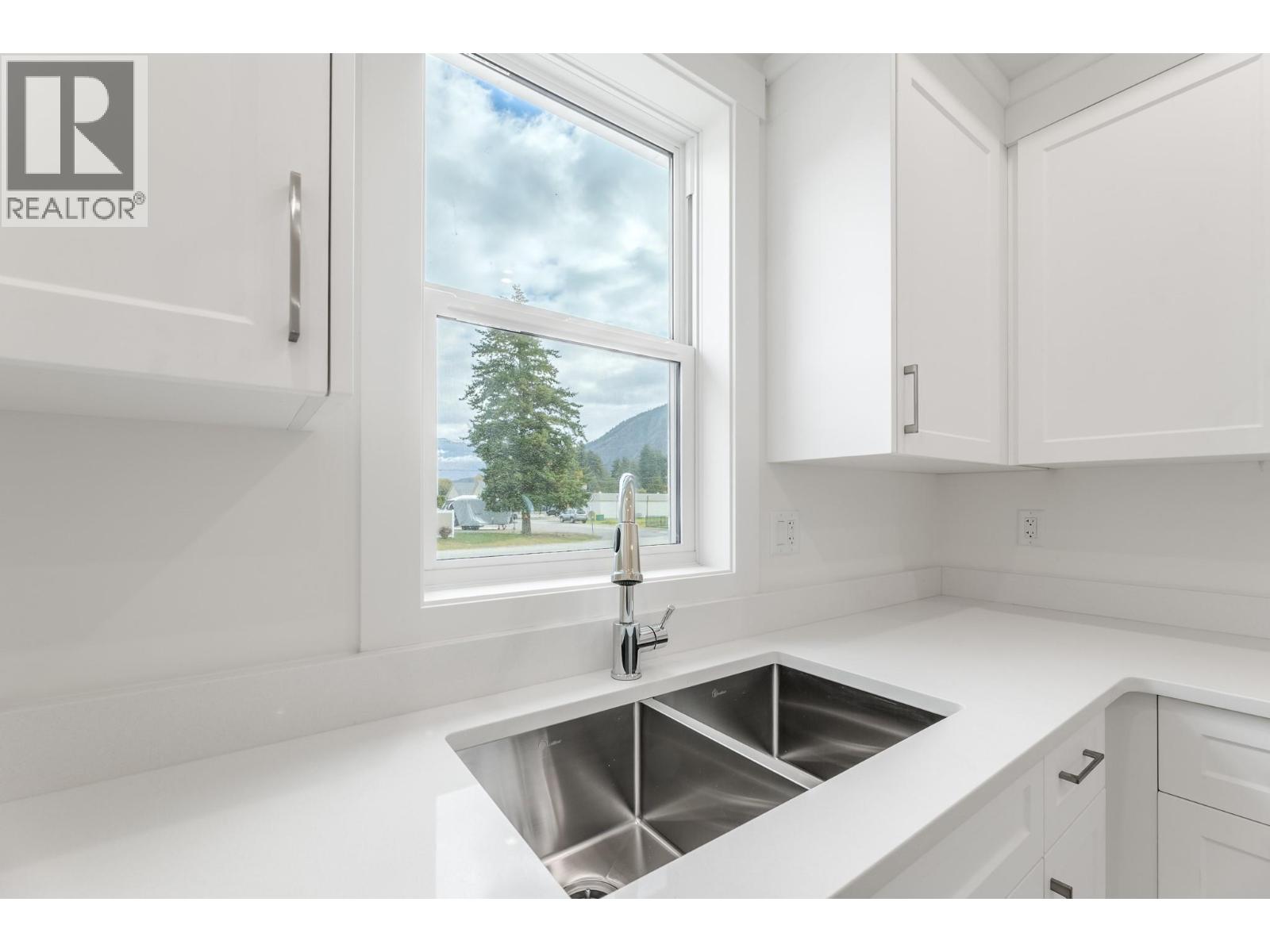 396 11th Avenue, Keremeos, British Columbia  V0X 1N3 - Photo 18 - 10377859