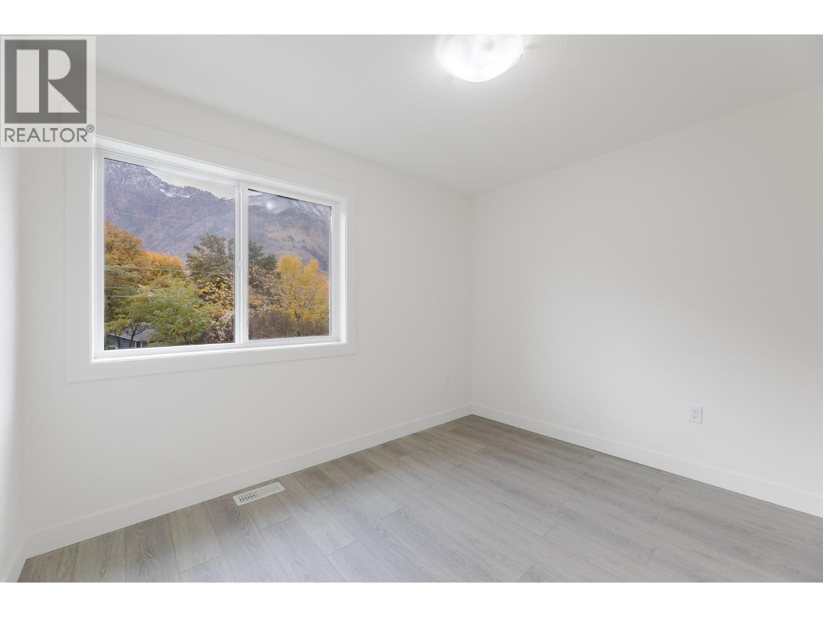 396 11th Avenue, Keremeos, British Columbia  V0X 1N3 - Photo 30 - 10377859