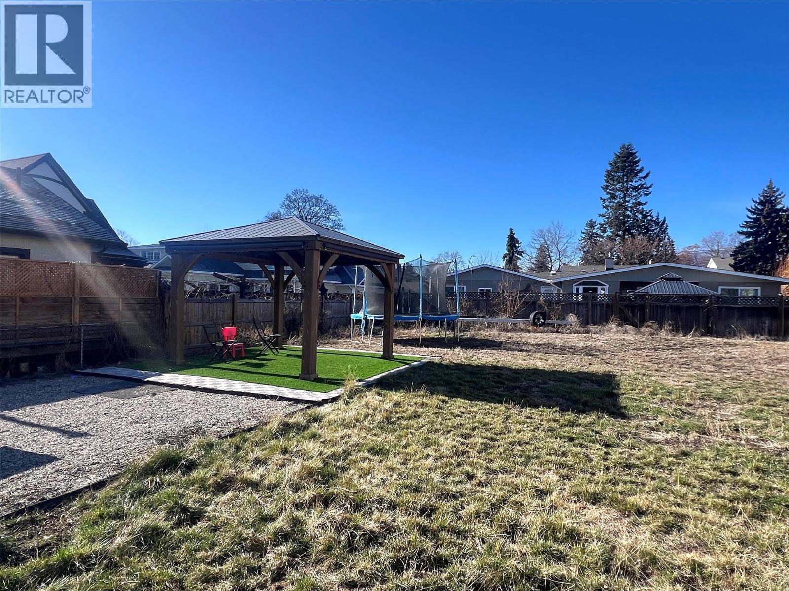 2056 Pandosy Street, Kelowna, British Columbia  V1Y 1S3 - Photo 13 - 10377848