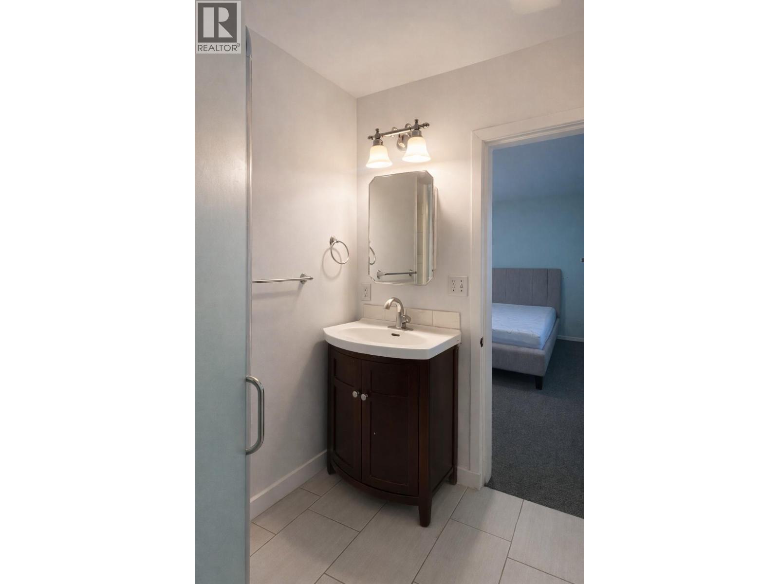 2056 Pandosy Street, Kelowna, British Columbia  V1Y 1S3 - Photo 34 - 10377848