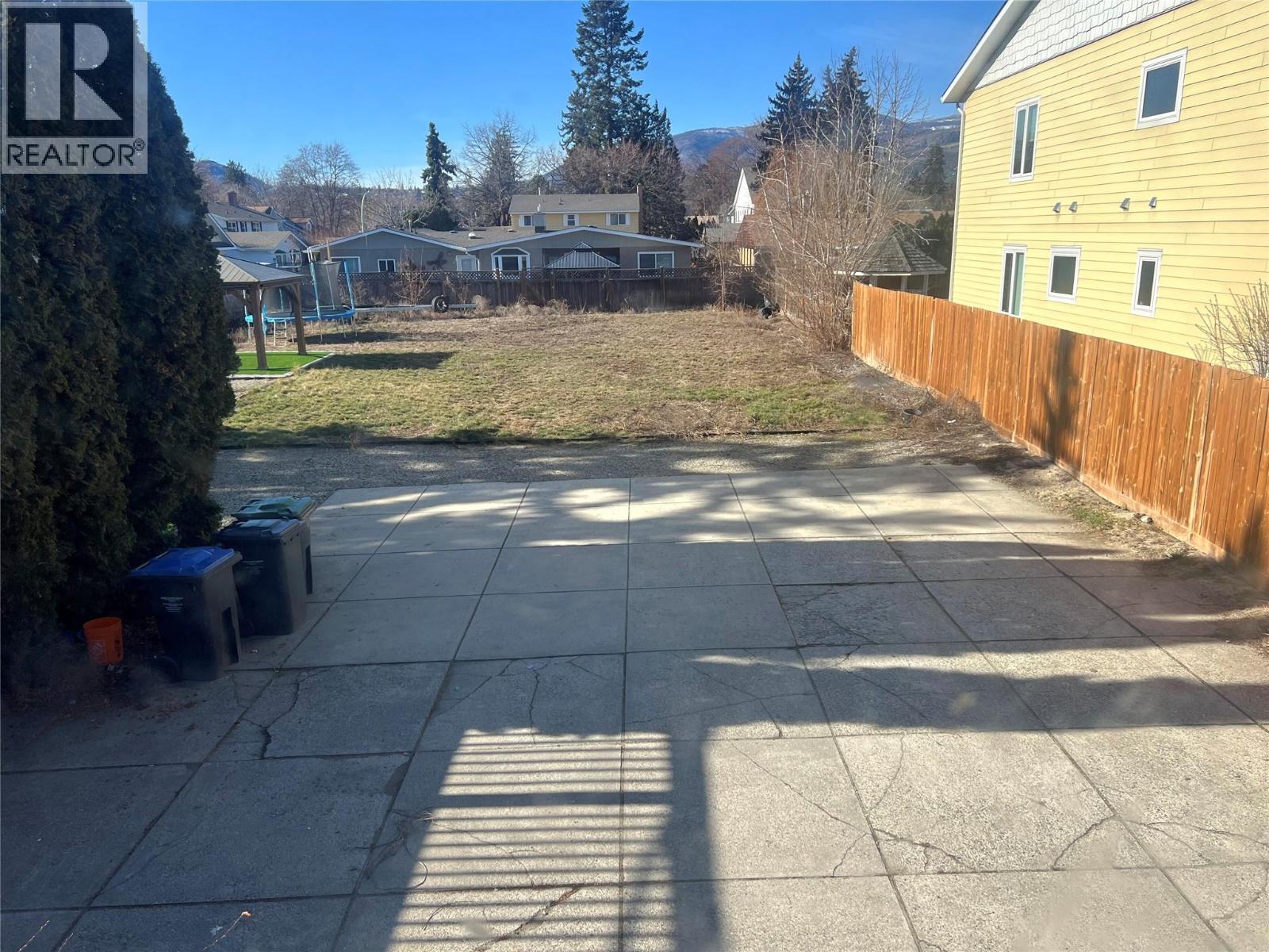 2056 Pandosy Street, Kelowna, British Columbia  V1Y 1S3 - Photo 37 - 10377848