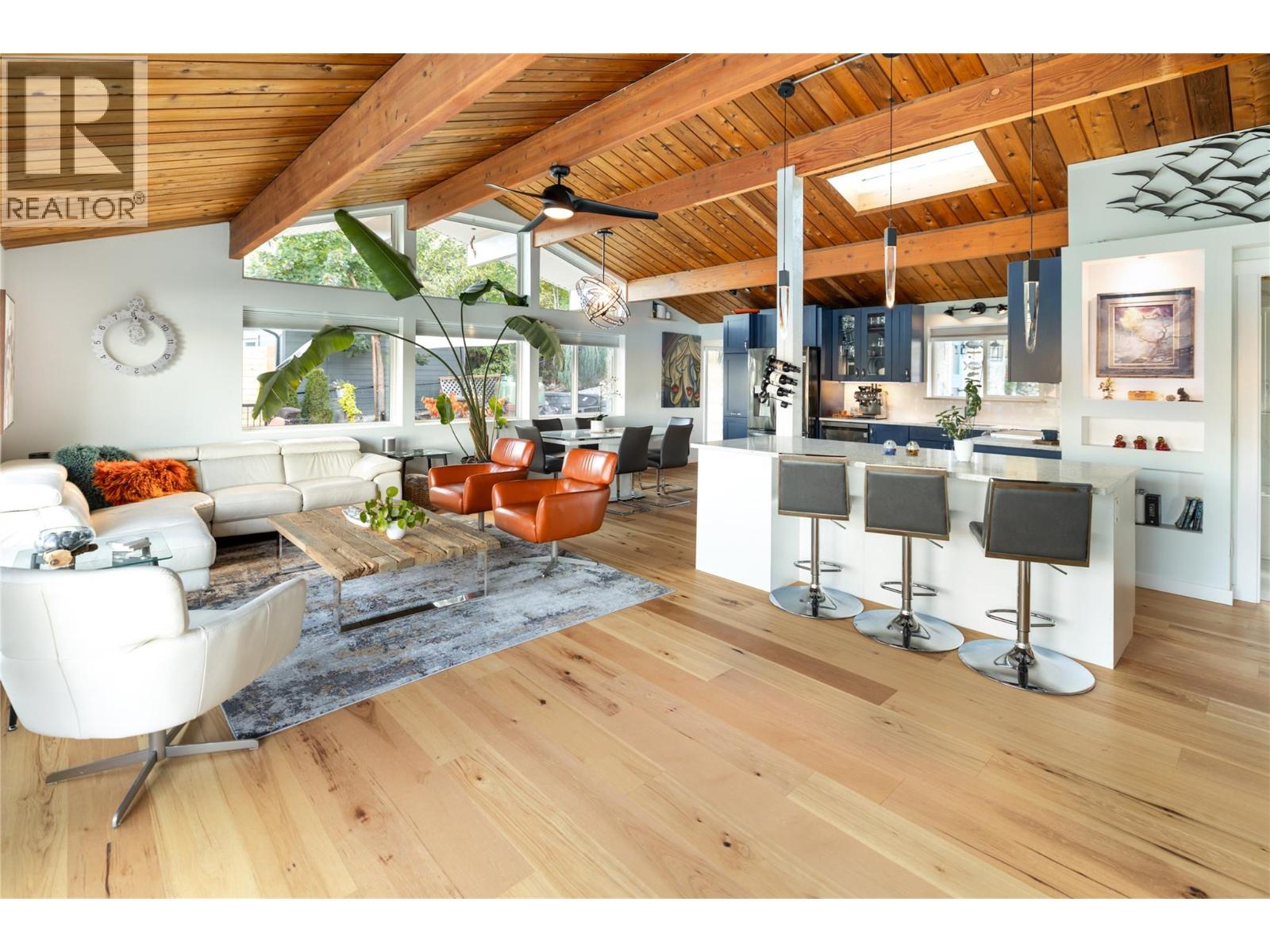 7192 Brent Road, Peachland, British Columbia  V0H 1X7 - Photo 6 - 10377698