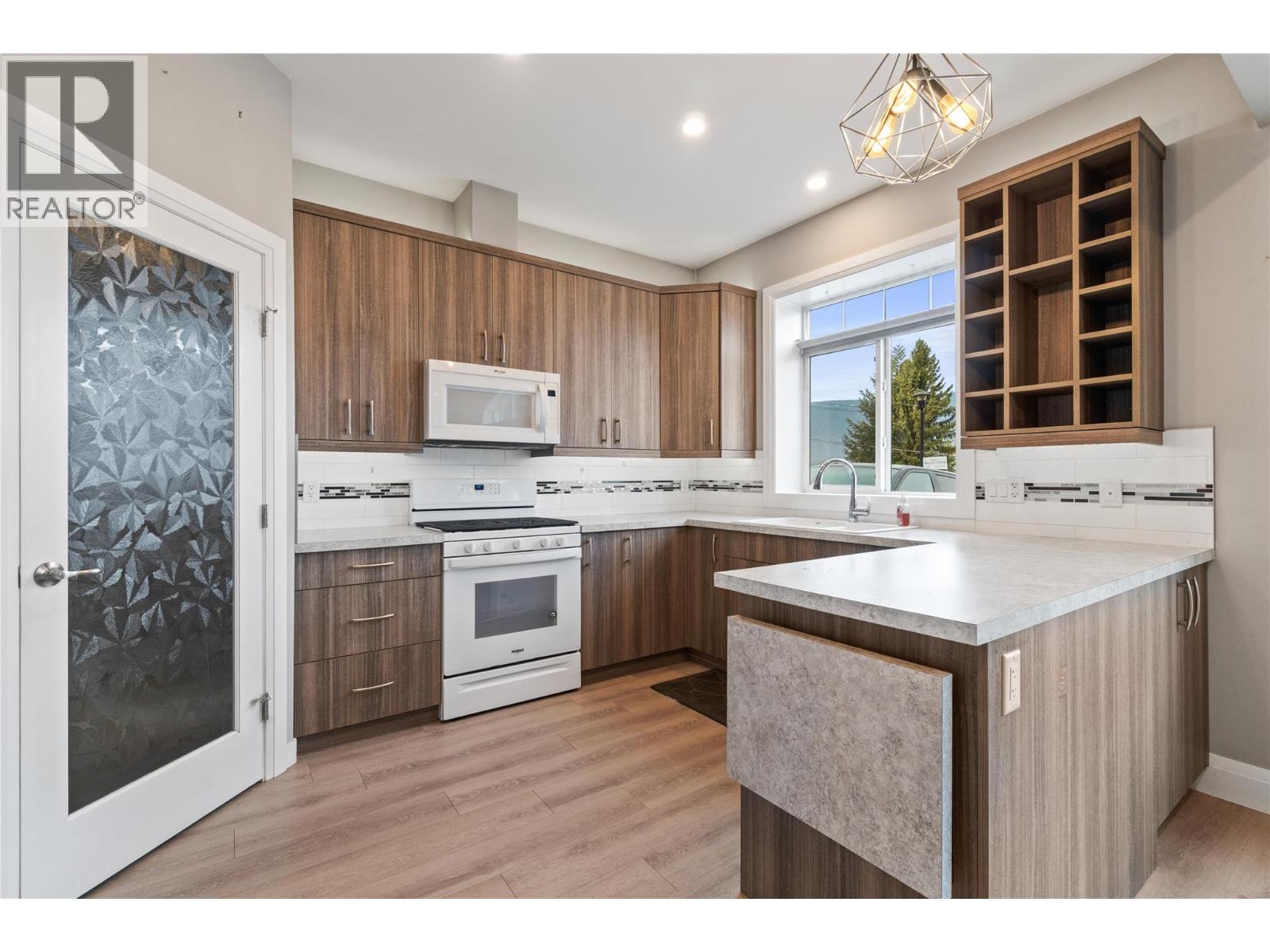 1070 1 Street Se Unit# 37, Salmon Arm, British Columbia  V1E 0B6 - Photo 10 - 10377549