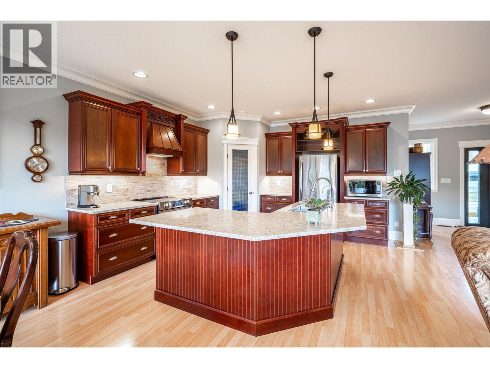 2540 Colony Street, Armstrong, British Columbia  V4Y 0H6 - Photo 2 - 10372448