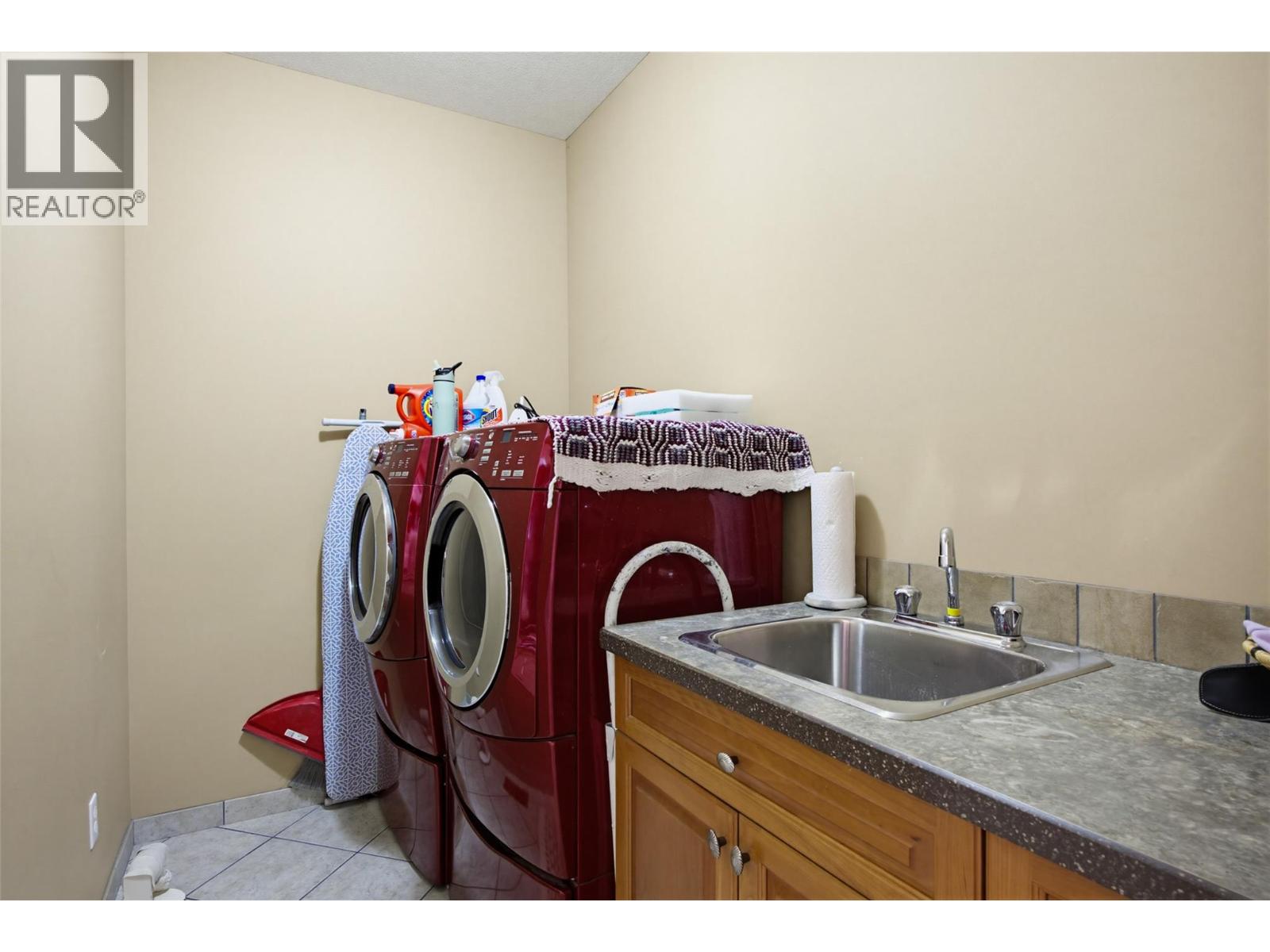 2365 Abbeyglen Way Unit# 31, Kamloops, British Columbia  V1S 1Y3 - Photo 25 - 10377857