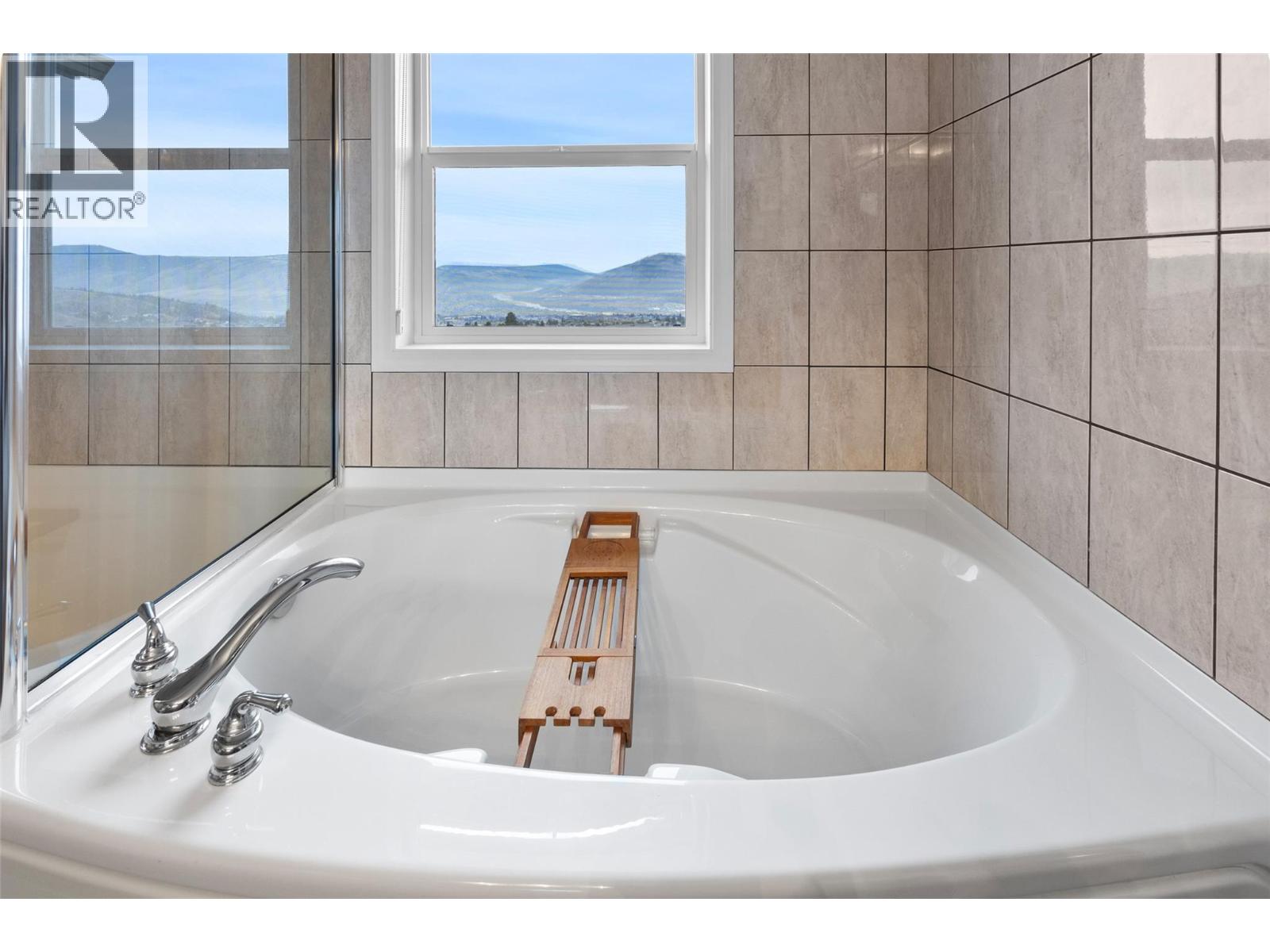 2365 Abbeyglen Way Unit# 31, Kamloops, British Columbia  V1S 1Y3 - Photo 33 - 10377857