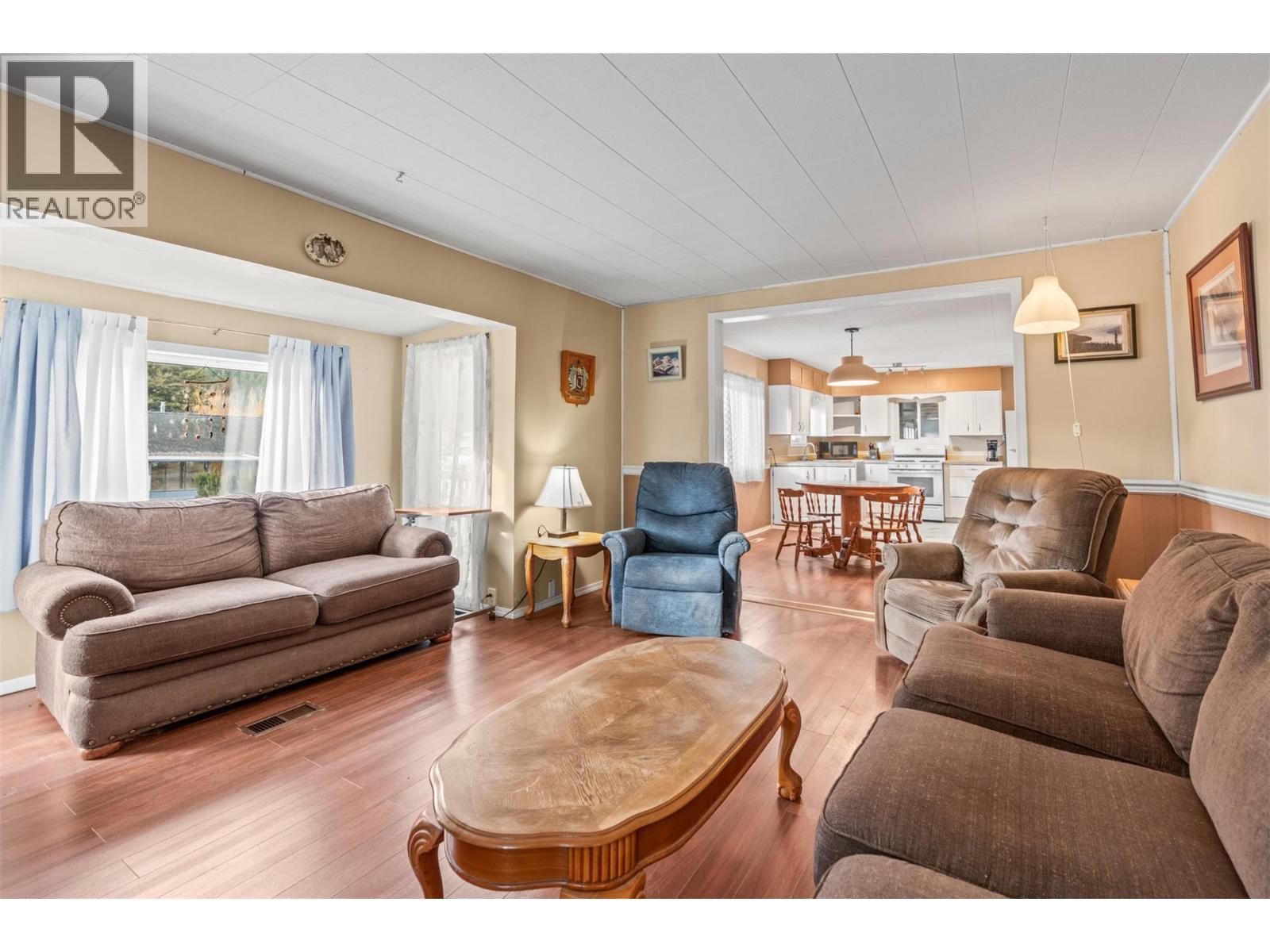 5714 Ponderosa Road, Falkland, British Columbia  V0E 1W0 - Photo 12 - 10377796