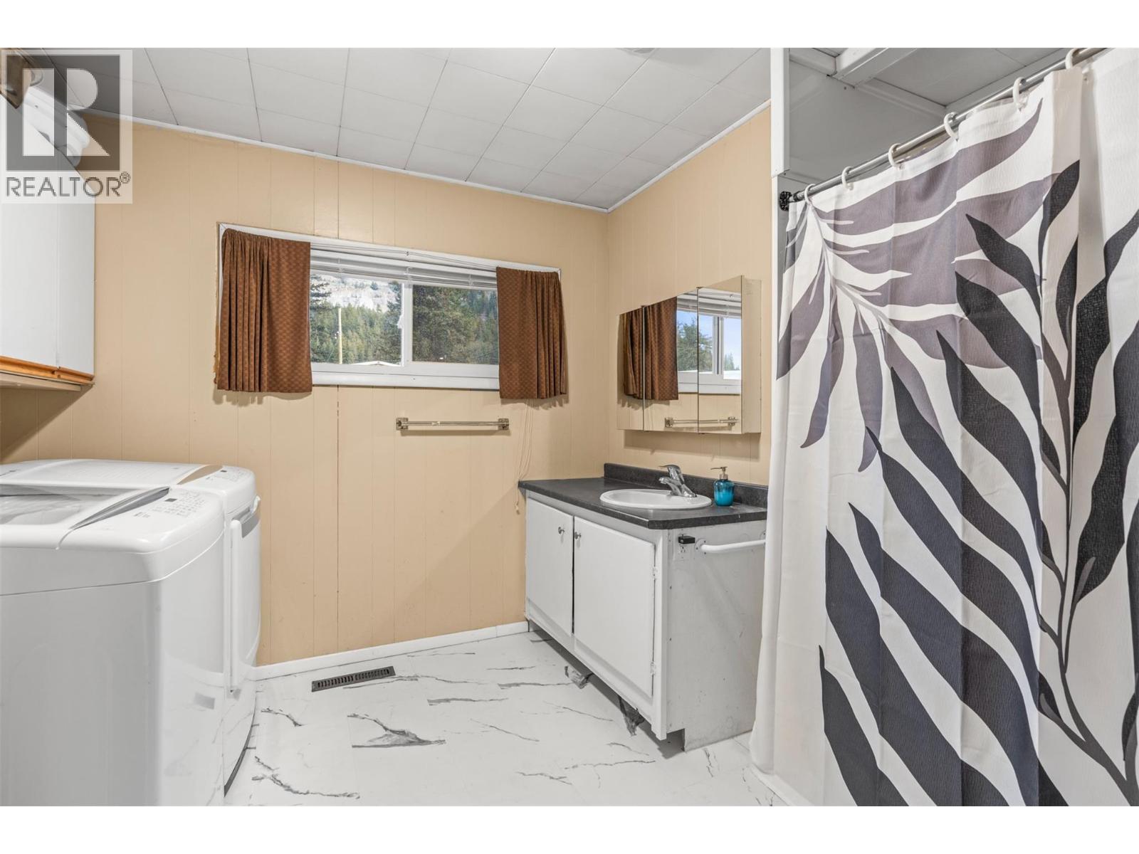 5714 Ponderosa Road, Falkland, British Columbia  V0E 1W0 - Photo 20 - 10377796