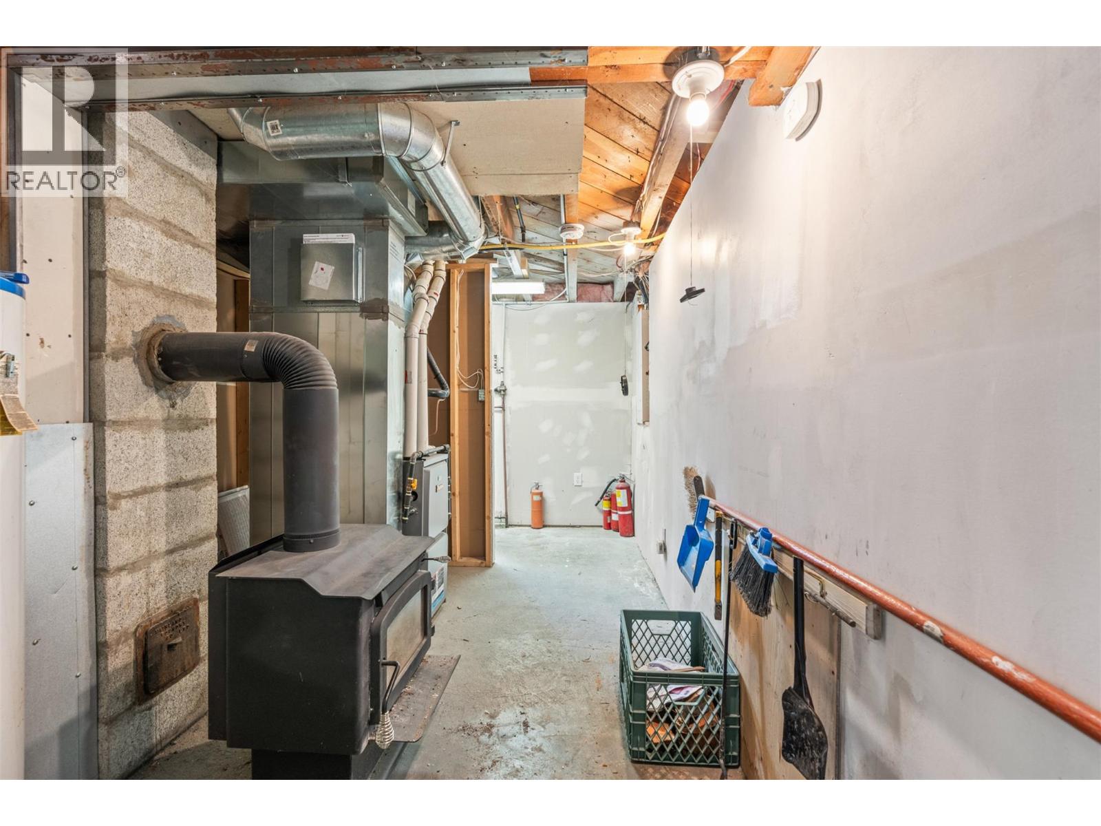 5714 Ponderosa Road, Falkland, British Columbia  V0E 1W0 - Photo 31 - 10377796