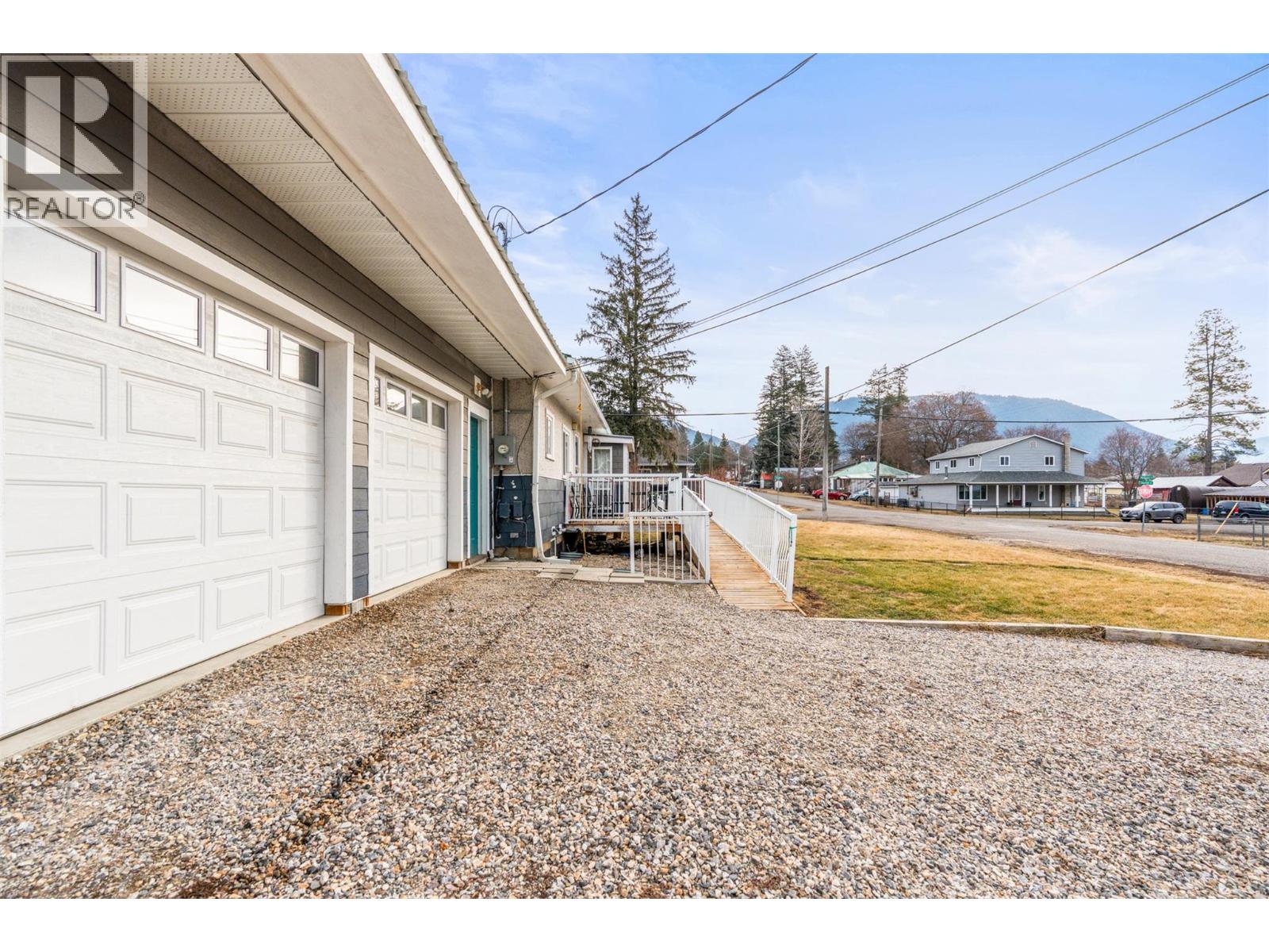 5714 Ponderosa Road, Falkland, British Columbia  V0E 1W0 - Photo 37 - 10377796