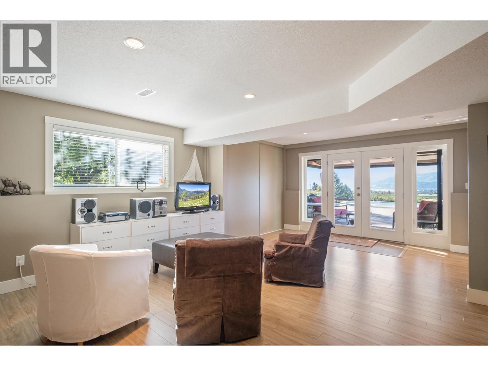 3769 Spiers Road, Kelowna, British Columbia  V1W 4B1 - Photo 58 - 10377450