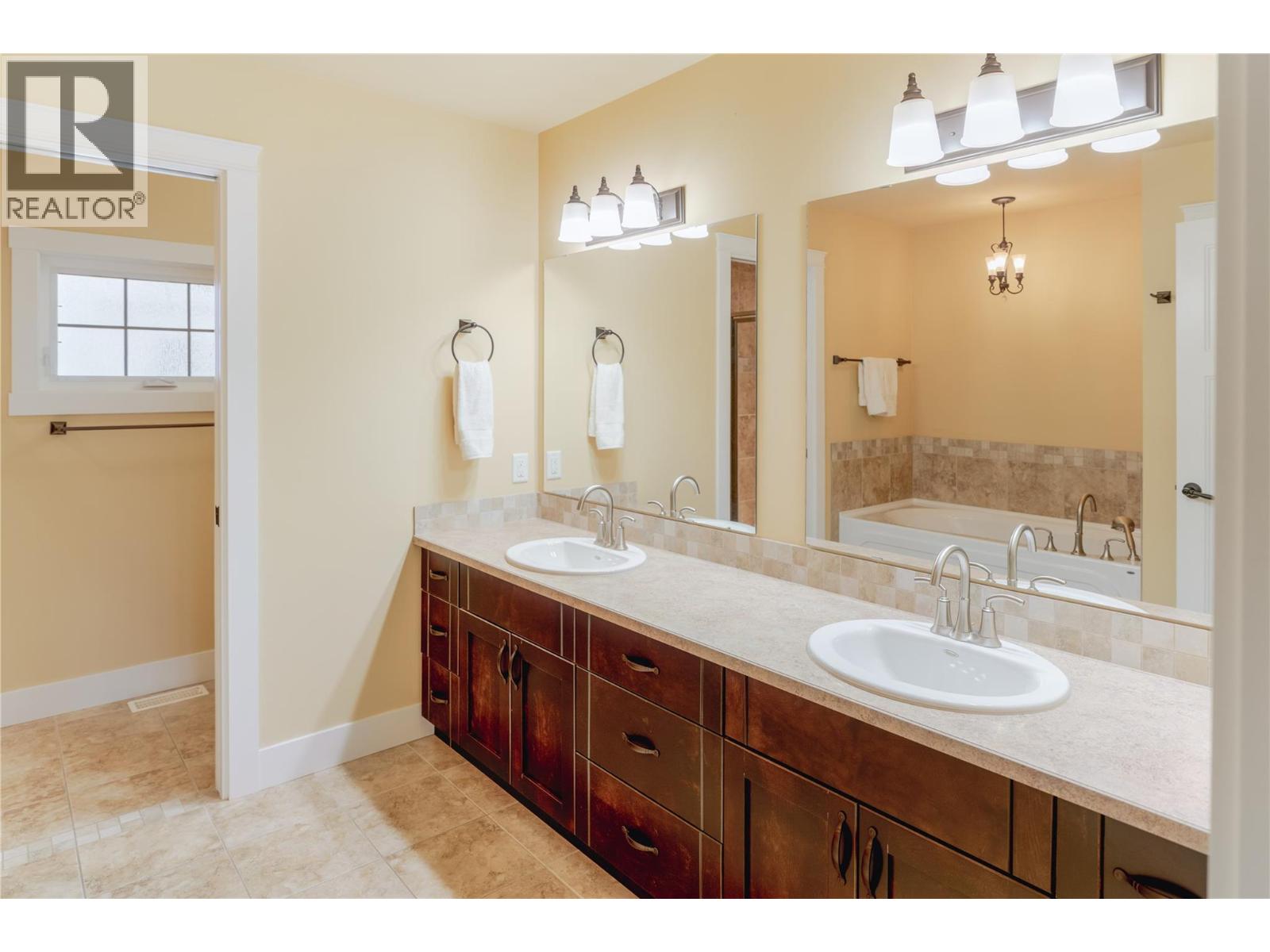 451 Cadder Avenue, Kelowna, British Columbia  V1Y 5N2 - Photo 32 - 10376998