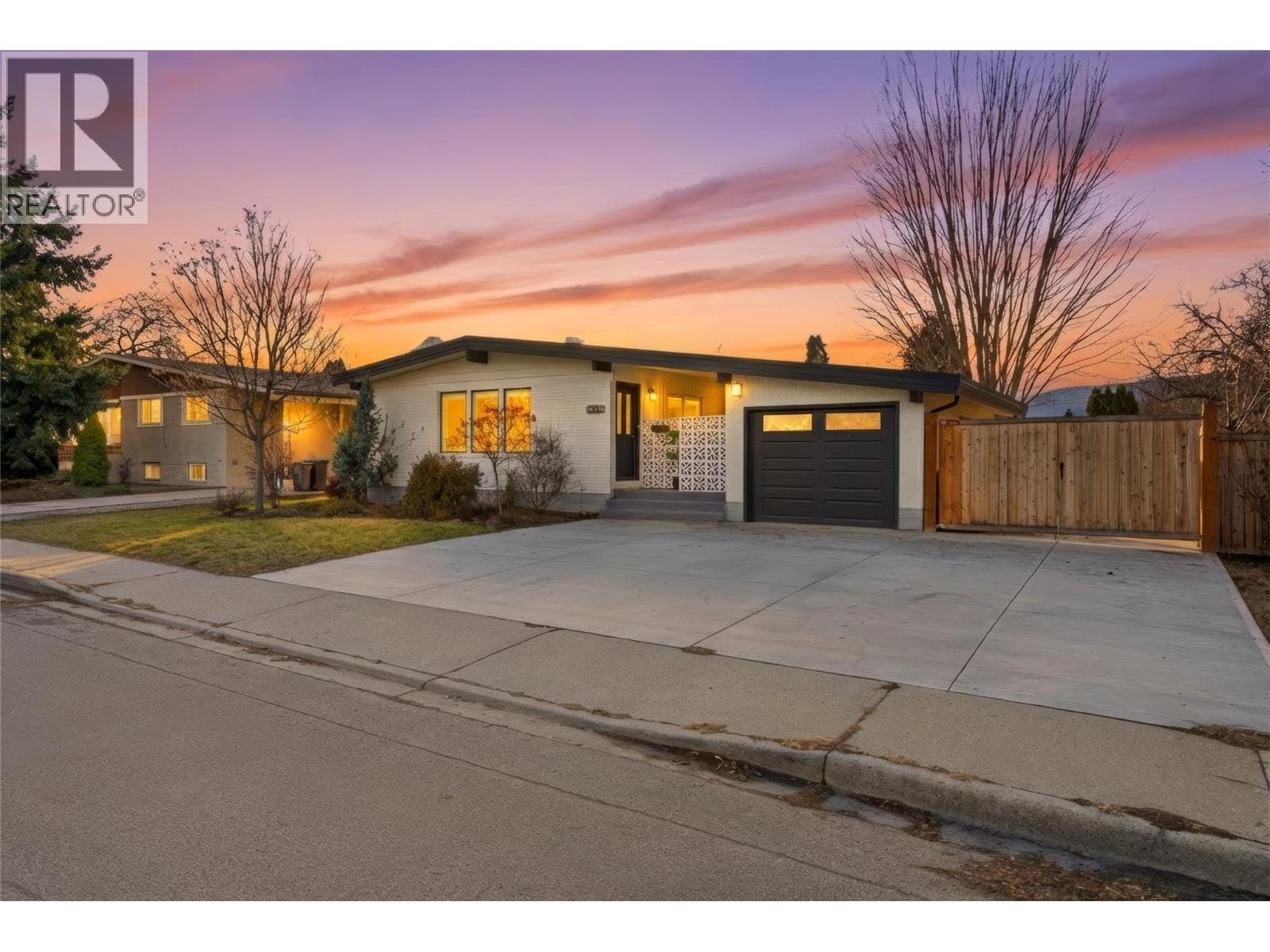 1497 Lombardy Square, Kelowna, British Columbia  V1Y 3S6 - Photo 1 - 10377331