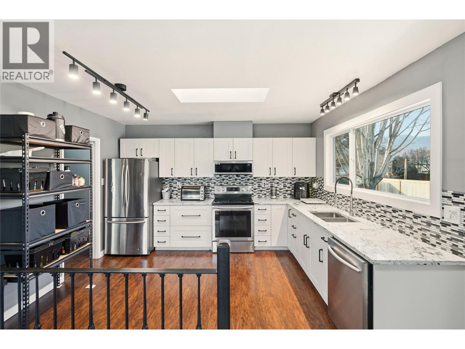 1497 Lombardy Square, Kelowna, British Columbia  V1Y 3S6 - Photo 5 - 10377331