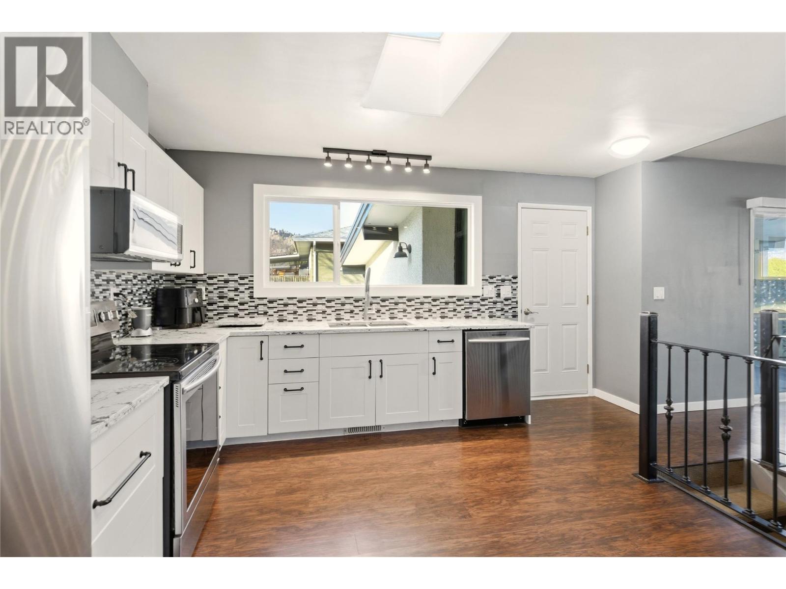 1497 Lombardy Square, Kelowna, British Columbia  V1Y 3S6 - Photo 7 - 10377331