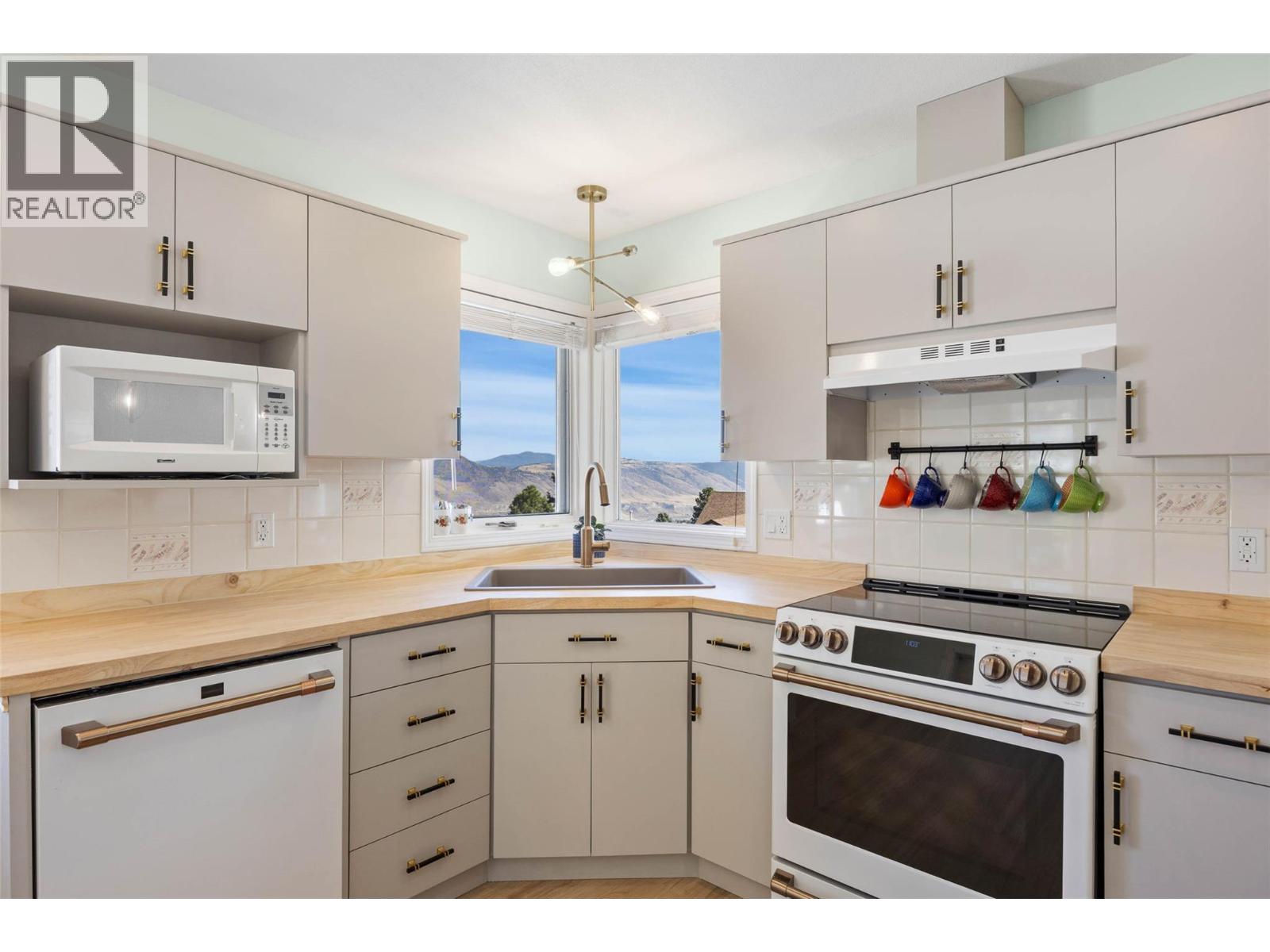 2190 Garymede Drive, Kamloops, British Columbia  V1S 1N9 - Photo 5 - 10377798