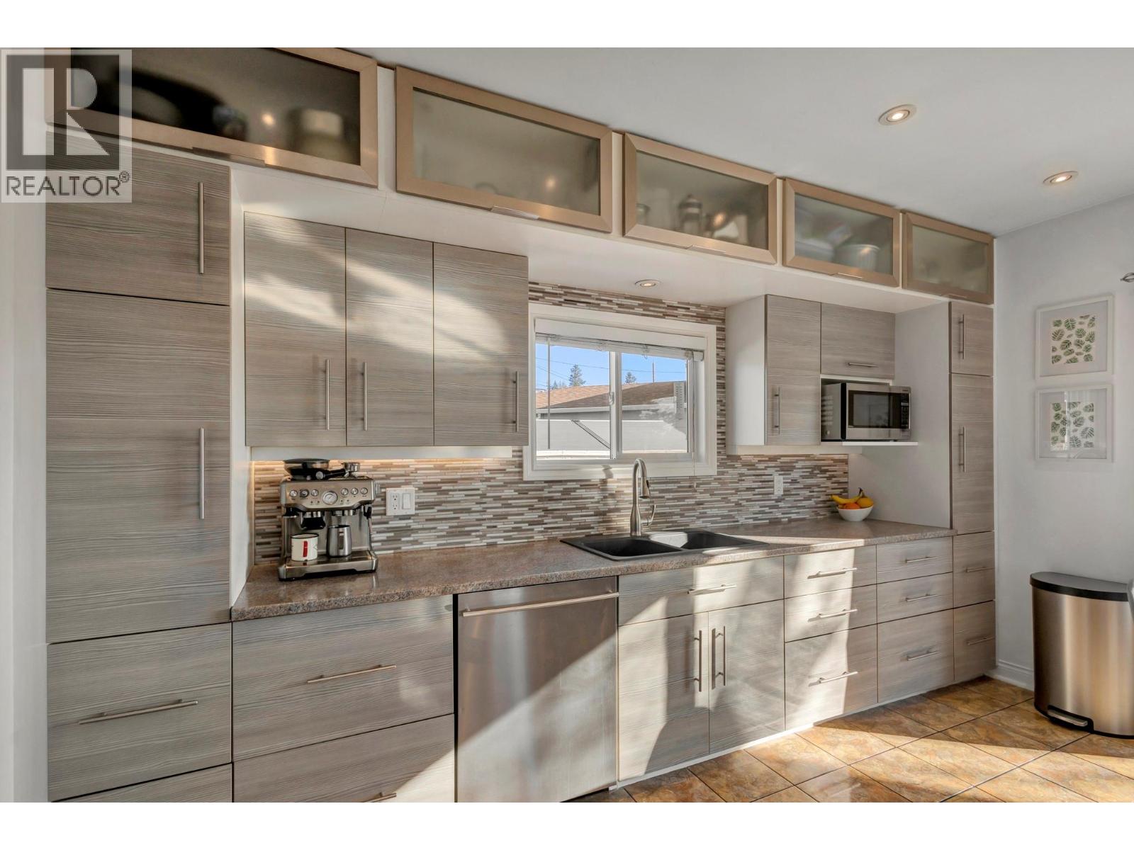 495 White Road, Kelowna, British Columbia  V1X 1G2 - Photo 2 - 10366322