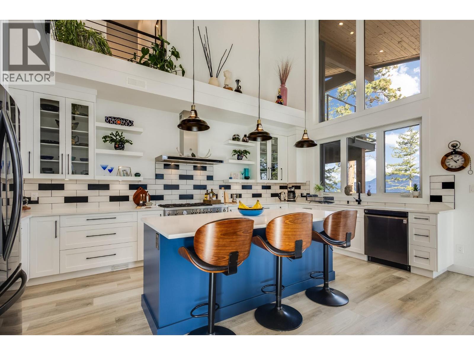 7235 Dunwaters Road, Kelowna, British Columbia  V1Z 3W4 - Photo 12 - 10375706