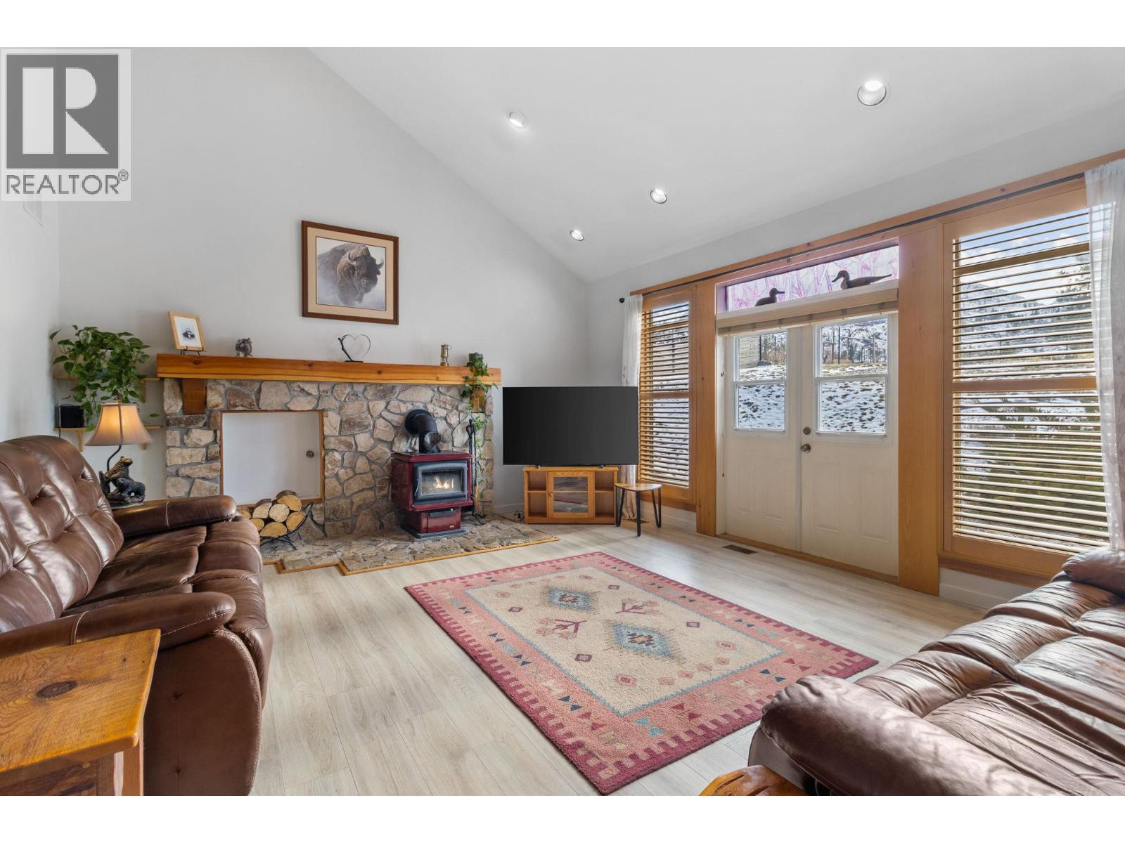 305 Tanager Drive, Kelowna, British Columbia  V1W 4K5 - Photo 3 - 10377877