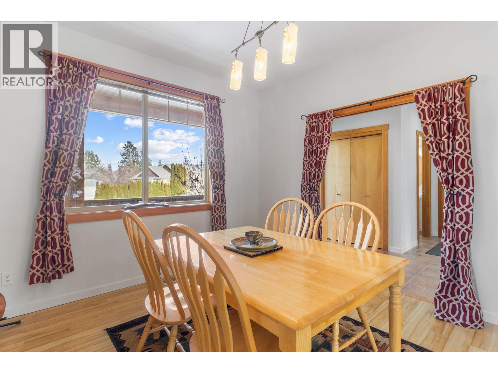 305 Tanager Drive, Kelowna, British Columbia  V1W 4K5 - Photo 8 - 10377877