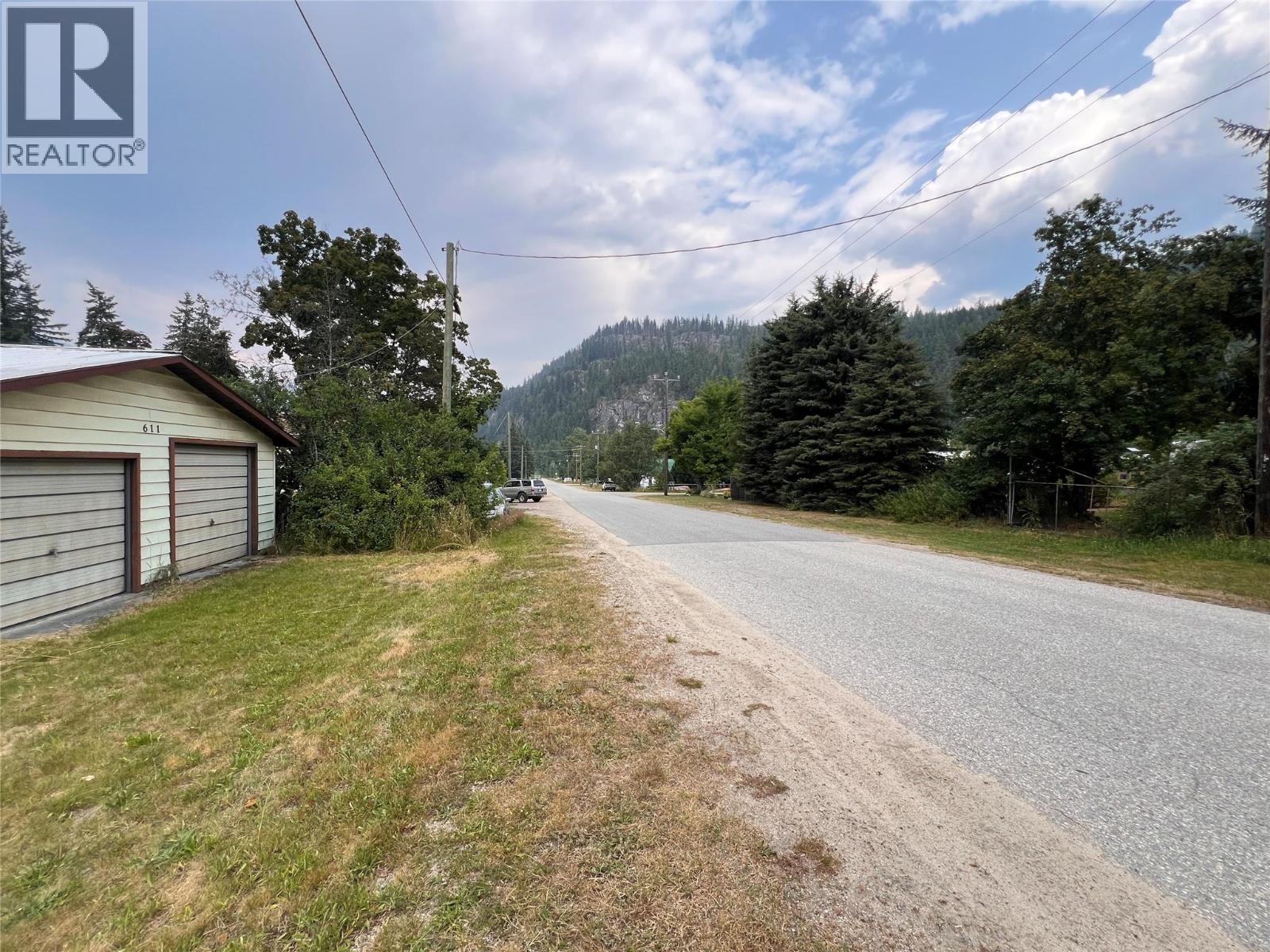 611 Slocan Street, Slocan, British Columbia  V0G 2C0 - Photo 12 - 10377904