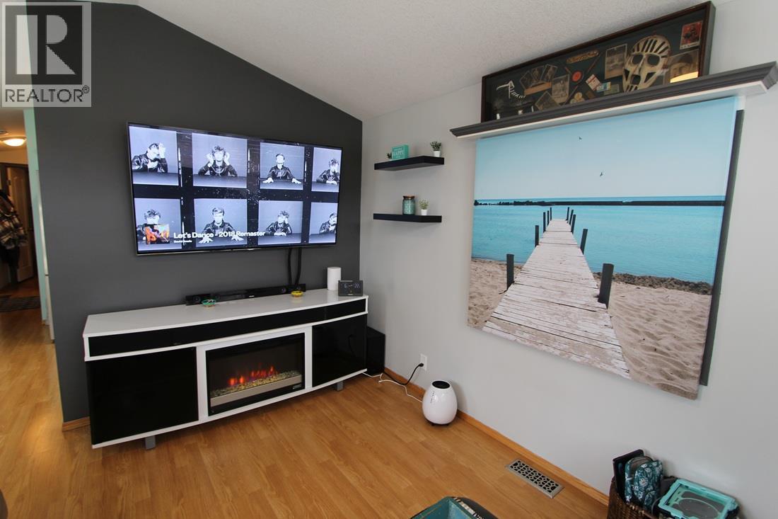 3980 Squilax Anglemont Road Unit# 232, Scotch Creek, British Columbia  V0E 1M5 - Photo 4 - 10377849