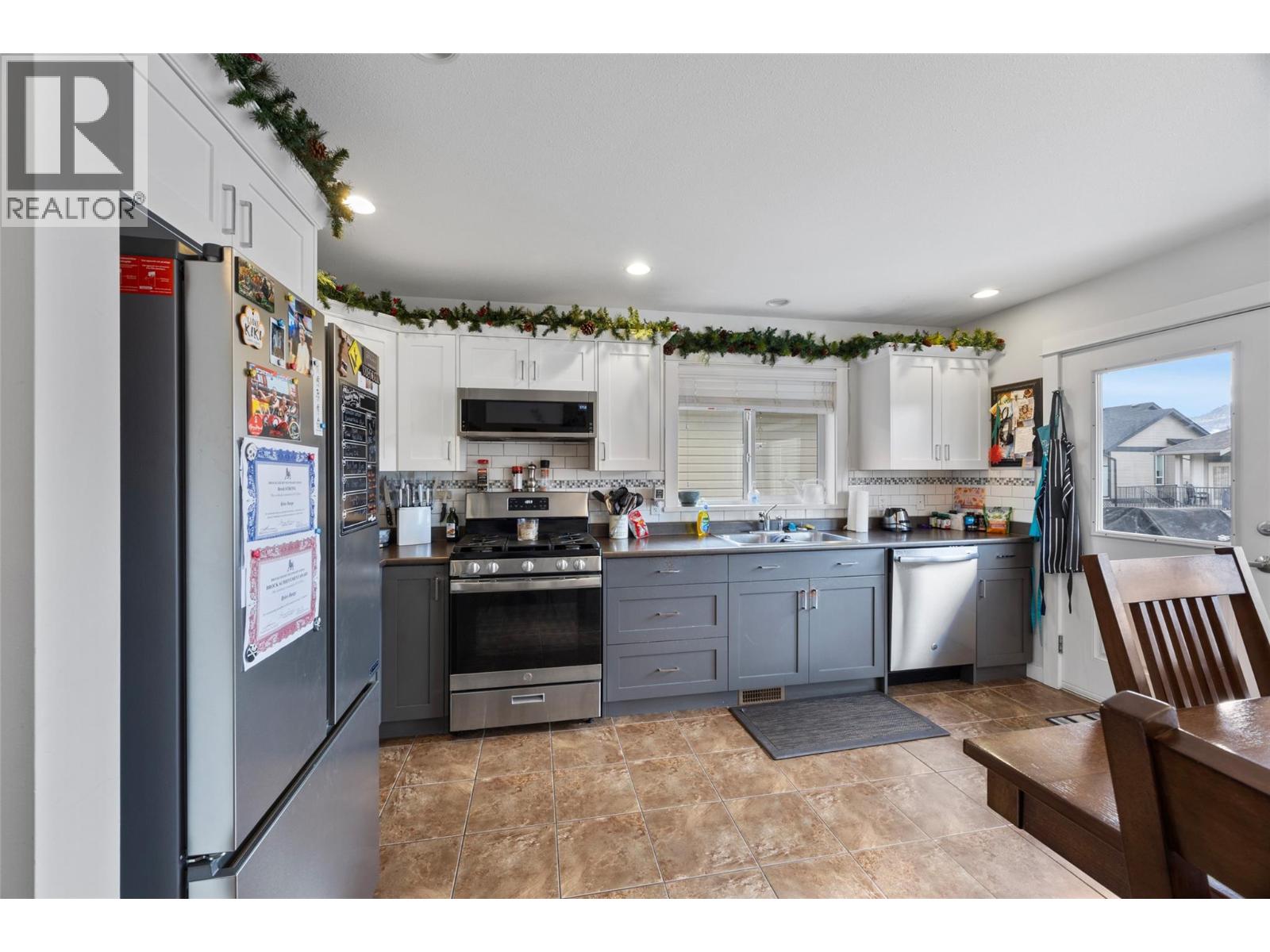 2655 Rosewood Avenue, Kamloops, British Columbia  V2B 0C4 - Photo 9 - 10377503