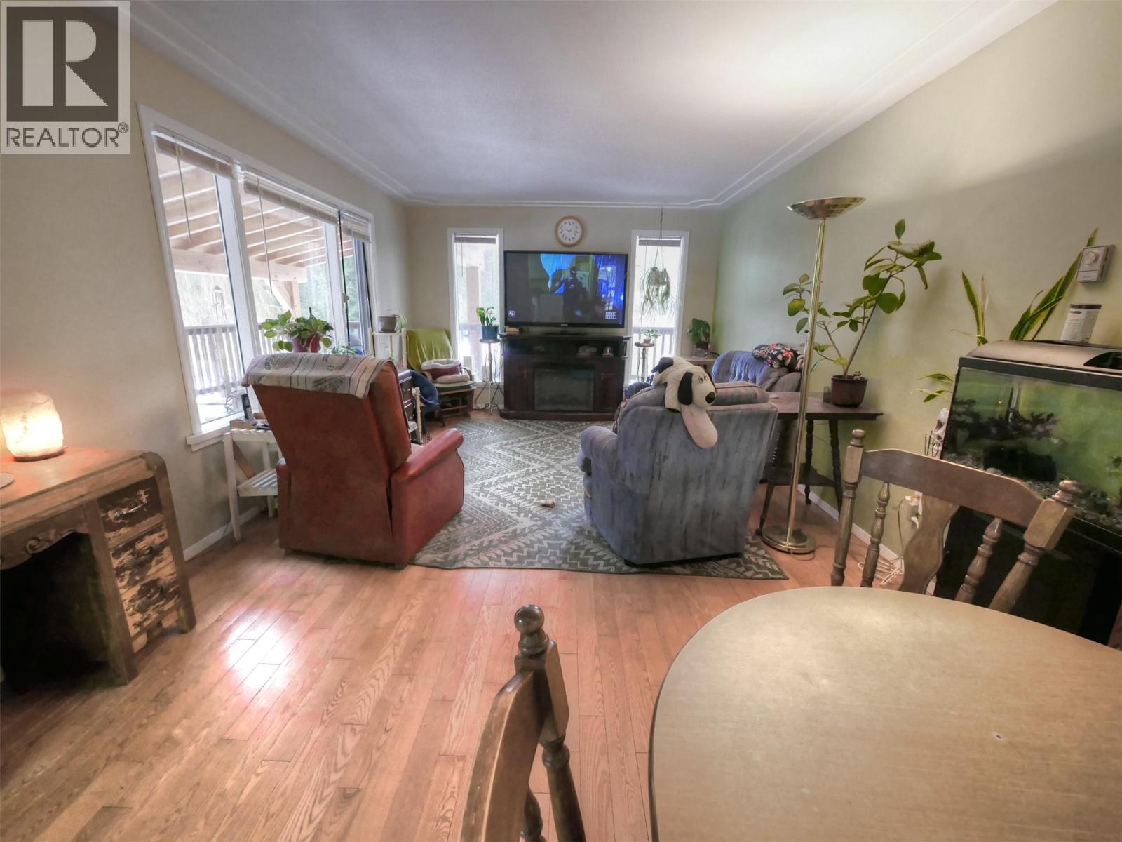 120 Burton Cross Road, Burton, British Columbia  V0G 1R0 - Photo 3 - 10377925