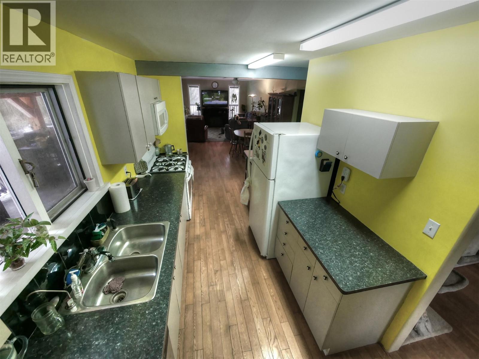 120 Burton Cross Road, Burton, British Columbia  V0G 1R0 - Photo 4 - 10377925