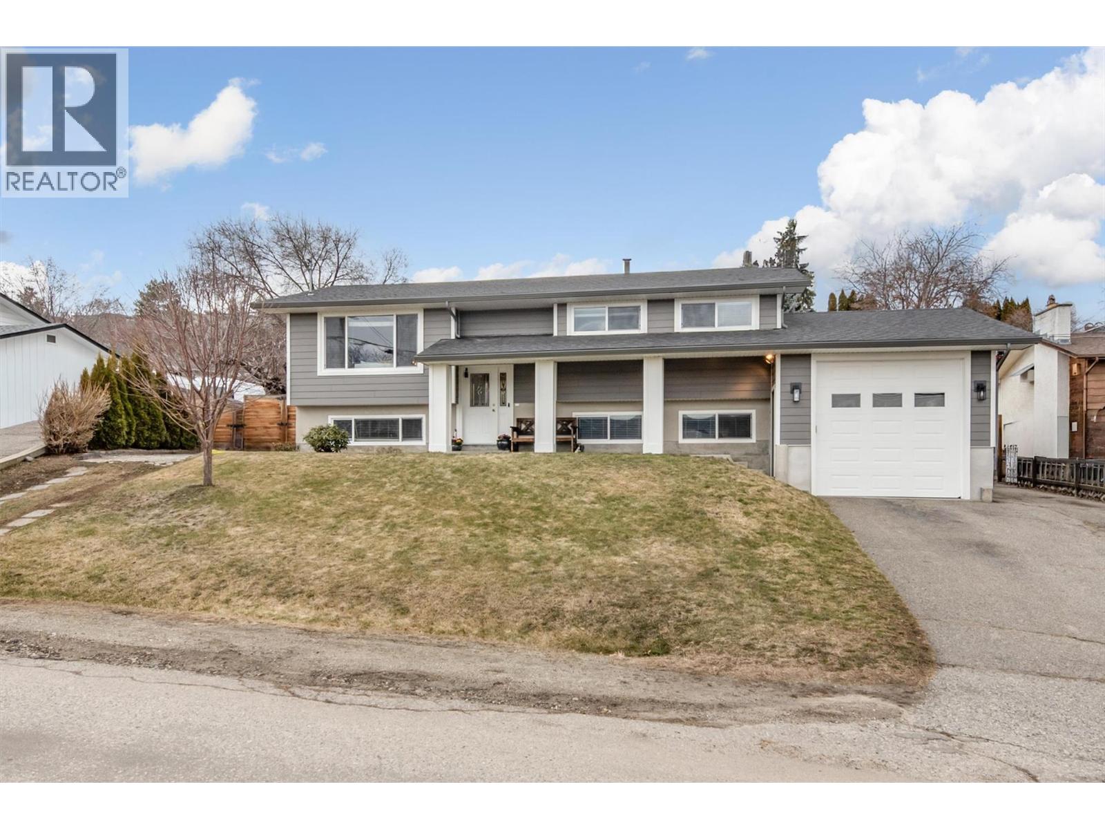 1832 Golbeck Court, Kelowna, British Columbia  V1P 1L7 - Photo 1 - 10377598