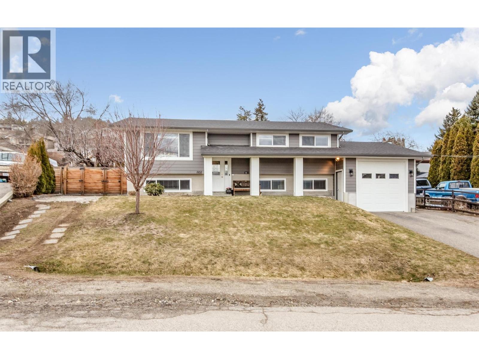 1832 Golbeck Court, Kelowna, British Columbia  V1P 1L7 - Photo 2 - 10377598