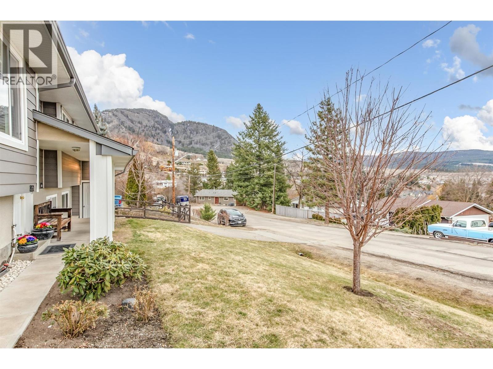 1832 Golbeck Court, Kelowna, British Columbia  V1P 1L7 - Photo 3 - 10377598