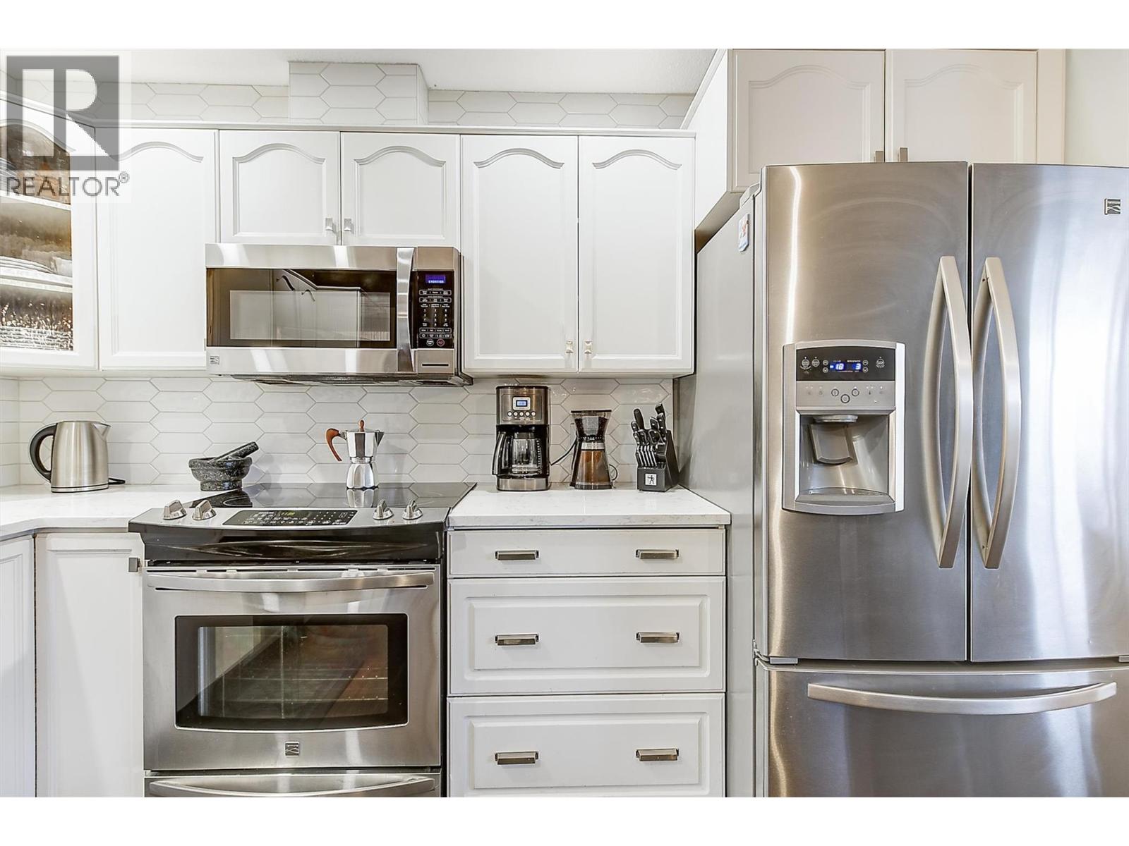 1832 Golbeck Court, Kelowna, British Columbia  V1P 1L7 - Photo 9 - 10377598