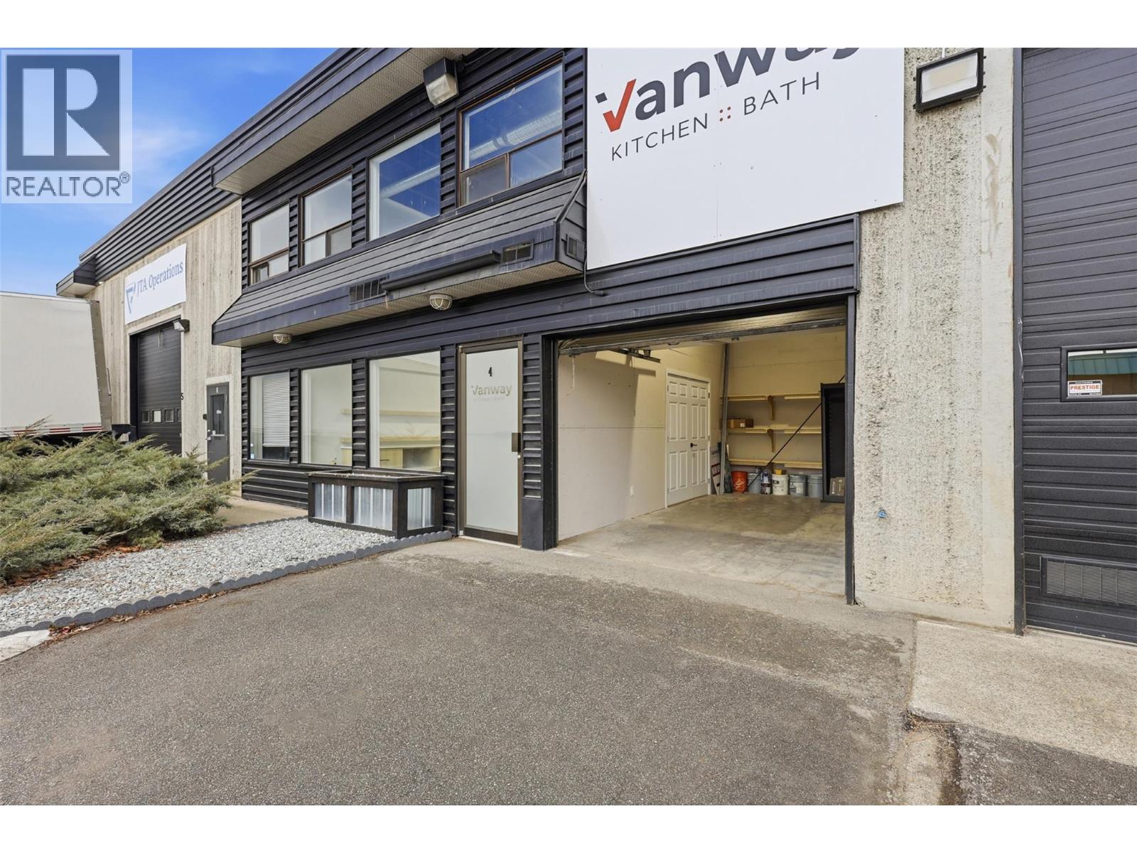 962 Laval Crescent Unit# 4, Kamloops, British Columbia  V2C 5P5 - Photo 4 - 10377268