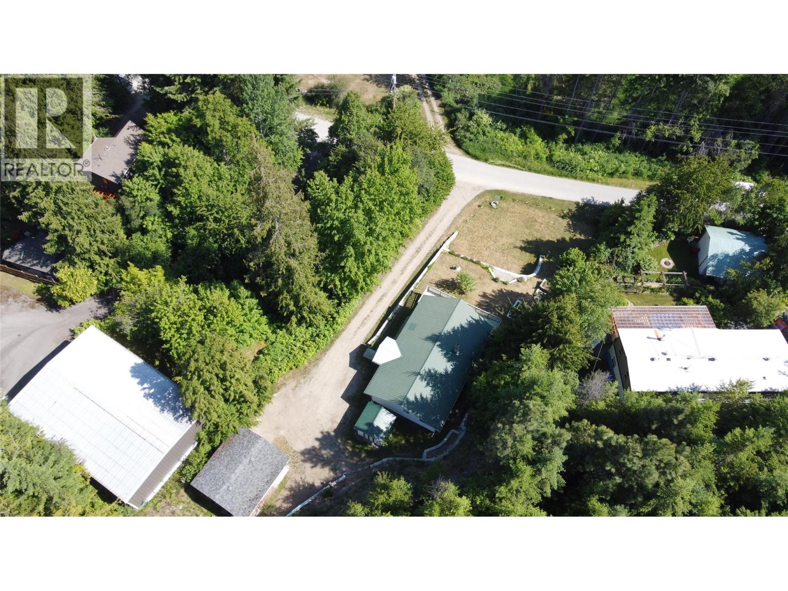 8917 Meadow Street, Balfour, British Columbia  V0G 1C0 - Photo 11 - 10377978