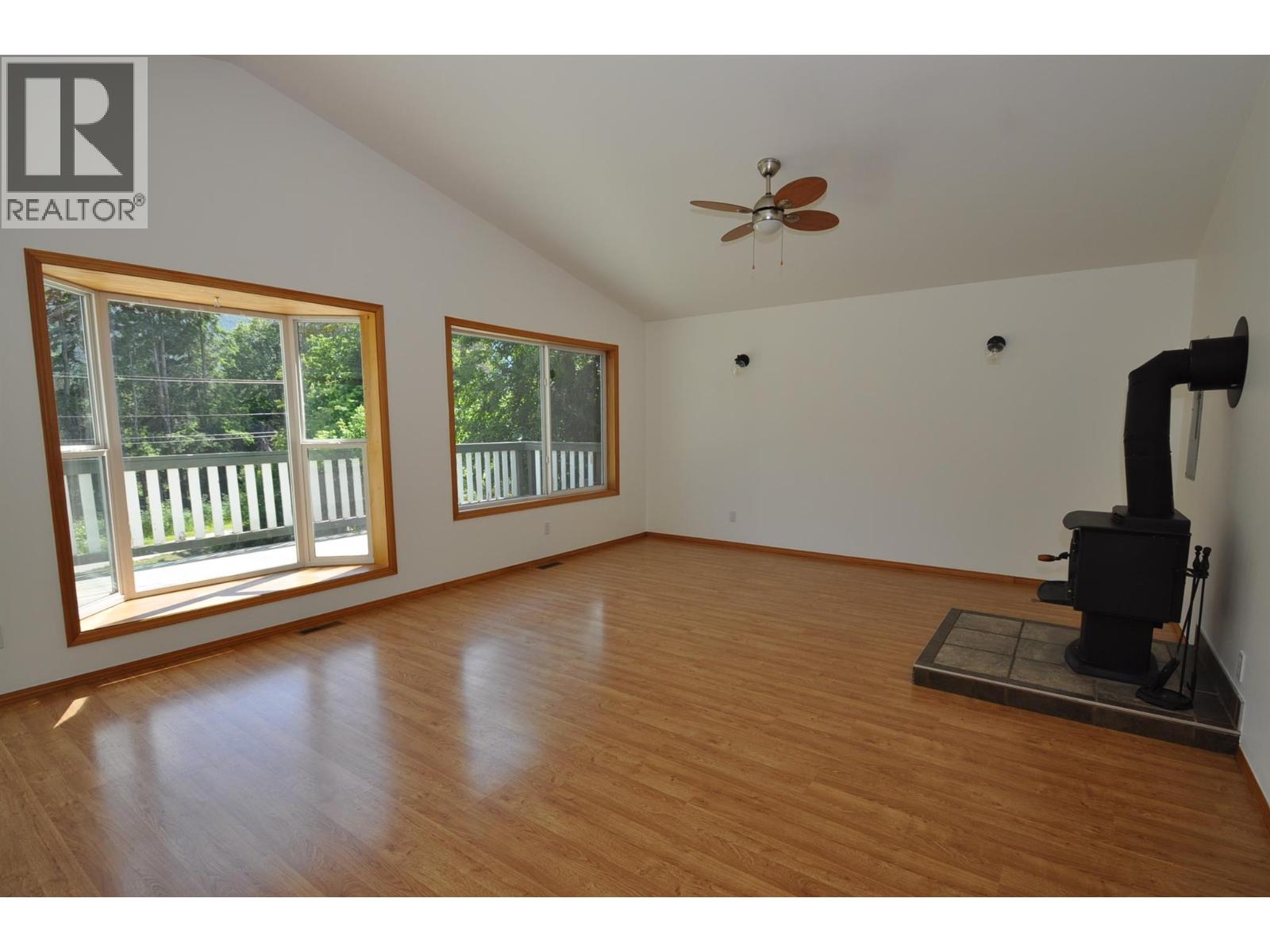 8917 Meadow Street, Balfour, British Columbia  V0G 1C0 - Photo 14 - 10377978