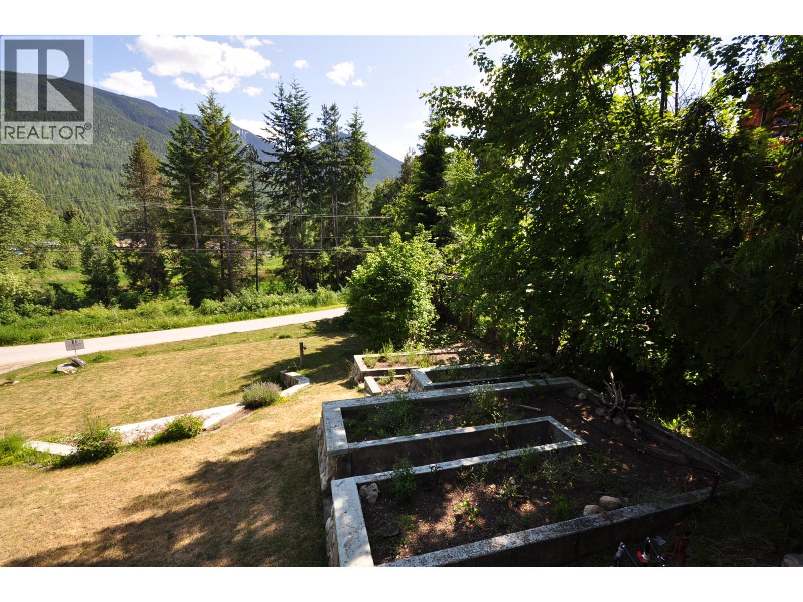 8917 Meadow Street, Balfour, British Columbia  V0G 1C0 - Photo 31 - 10377978