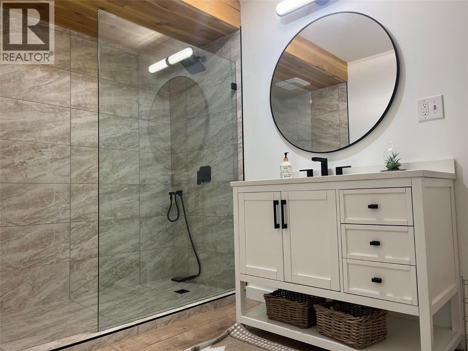 187 Sugar Lake Road, Cherryville, British Columbia  V0E 2G2 - Photo 17 - 10377960