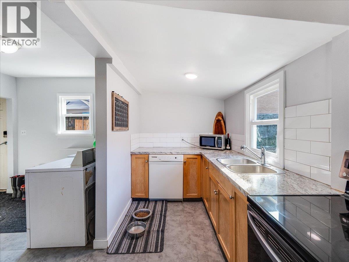 530 Turner Street, Warfield, British Columbia  V1R 2K2 - Photo 13 - 10377887