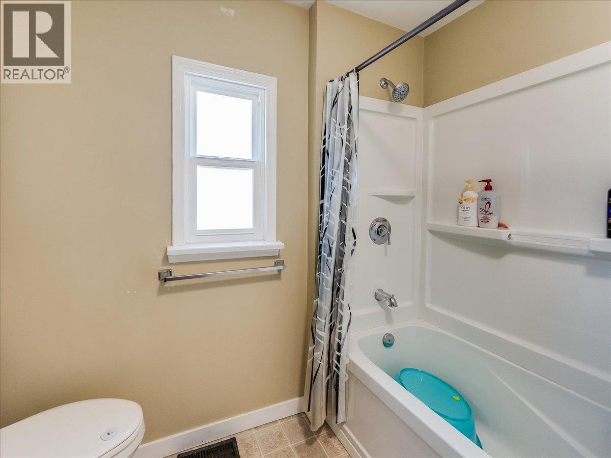 530 Turner Street, Warfield, British Columbia  V1R 2K2 - Photo 27 - 10377887